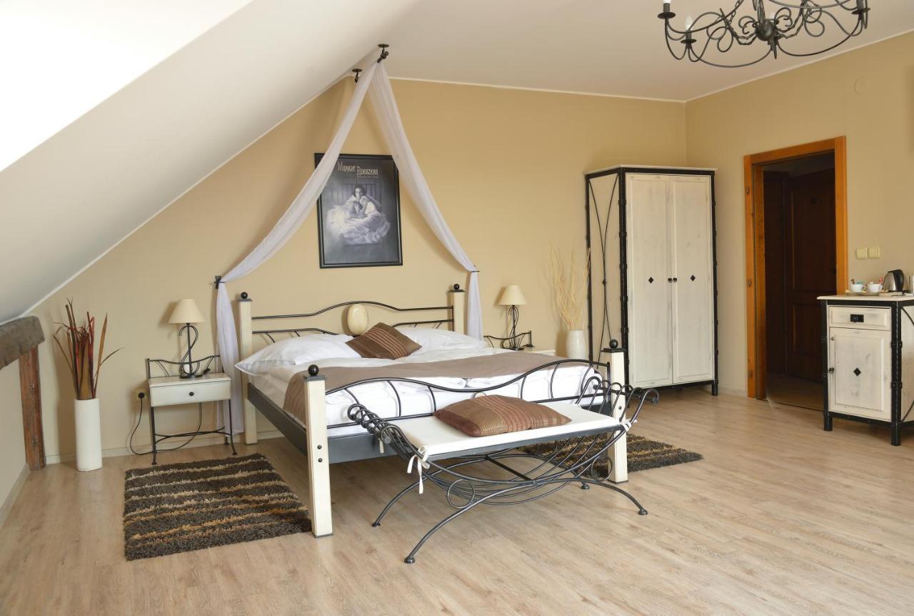 Hotel Via Ironia Vysoké Mýto Екстериор снимка