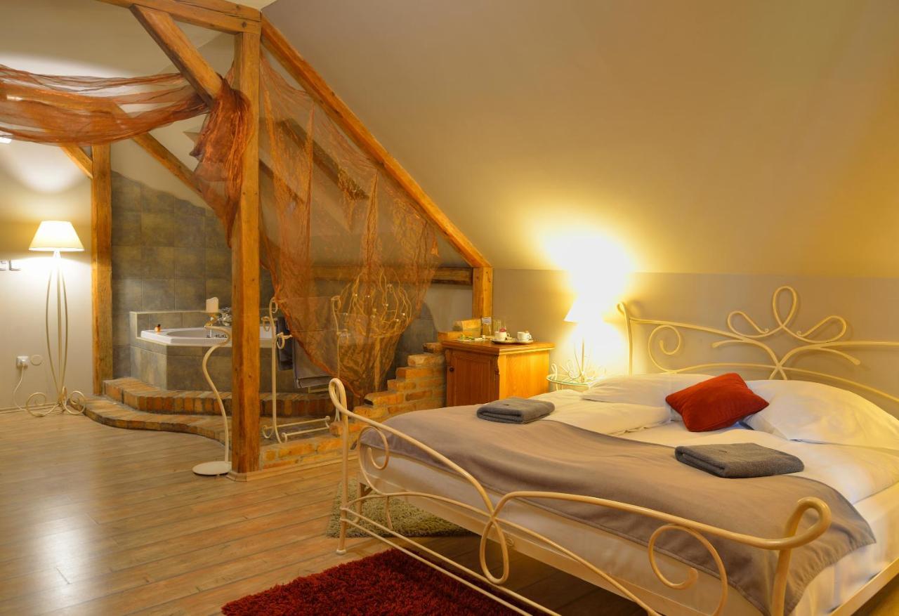 Hotel Via Ironia Vysoké Mýto Екстериор снимка