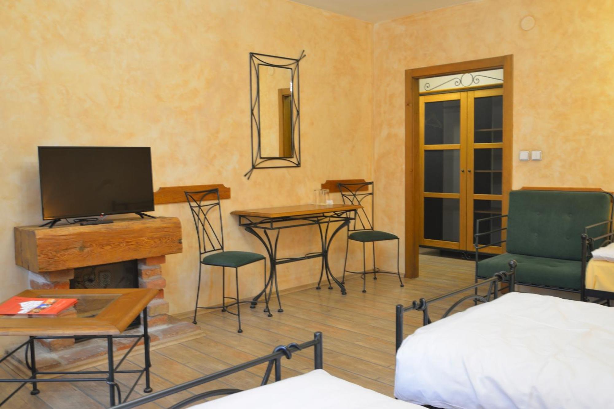 Hotel Via Ironia Vysoké Mýto Екстериор снимка